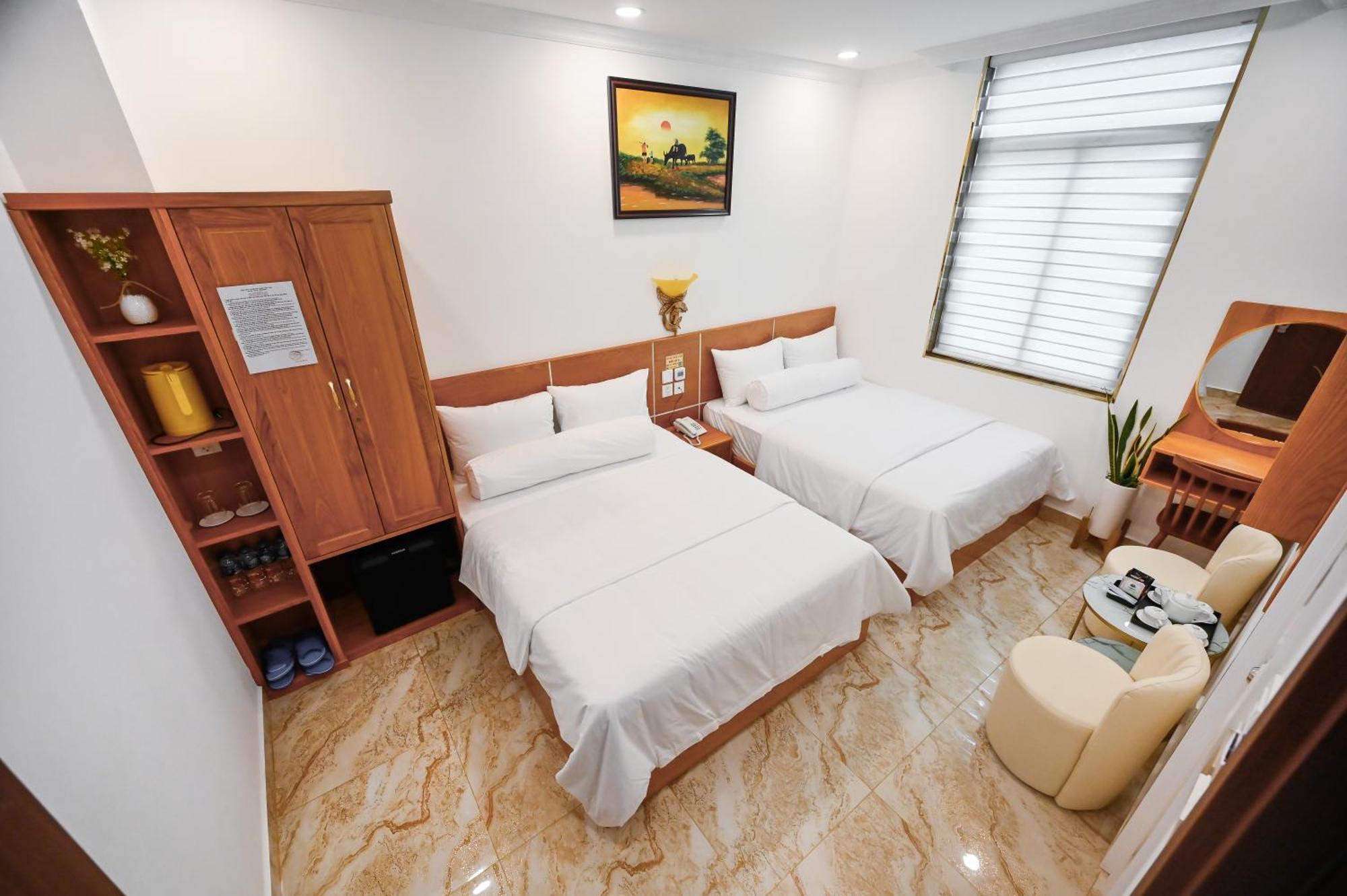 Khách sạn Ly Ly 2 4*