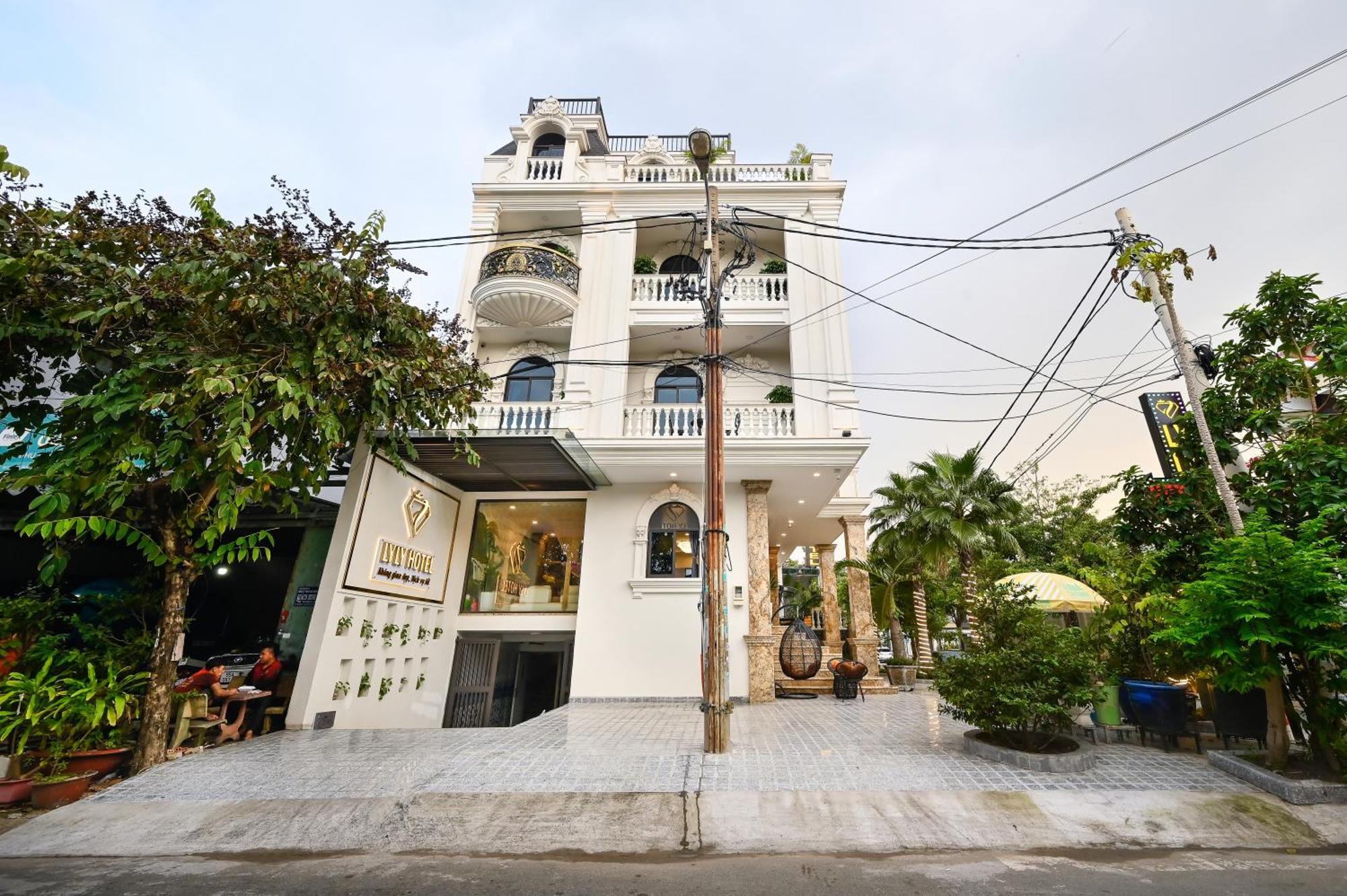 Ly Ly 2 Khách sạn TP. Hồ Chí Minh